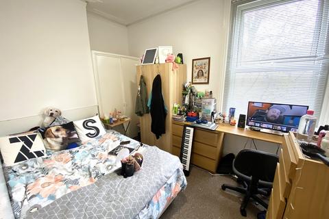 2 bedroom apartment to rent, Outram Road, Southsea