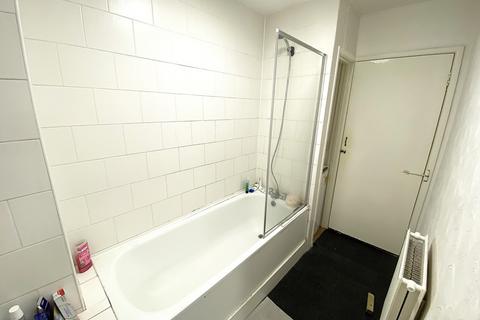 2 bedroom apartment to rent, Outram Road, Southsea