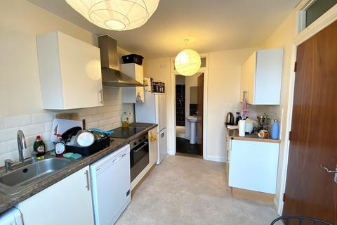 3 bedroom apartment to rent, Fawcett Road, Southsea