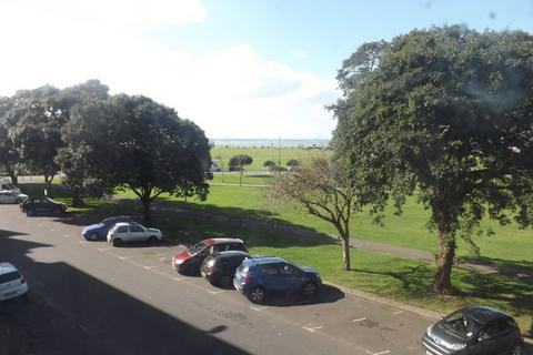 Studio to rent, Western Parade, Southsea