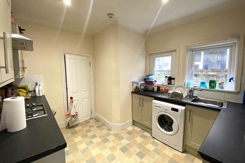 4 bedroom terraced house to rent, Walmer Road, Portsmouth