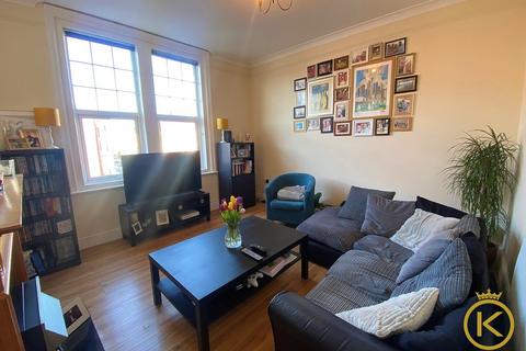 2 bedroom flat to rent, Craneswater Avenue, Southsea, PO4