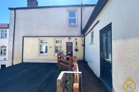 3 bedroom apartment to rent, Victoria Grove, Southsea