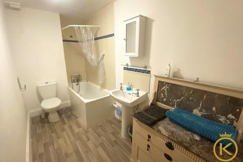 2 bedroom flat to rent - Elphinstone Road, Southsea