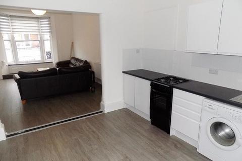 5 bedroom apartment to rent, Marmion Road, Southsea