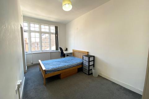 Studio to rent, St. Pauls Road, Southsea