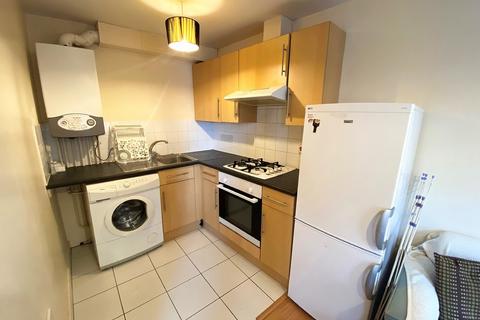 2 bedroom flat to rent, St. James's Road, Southsea