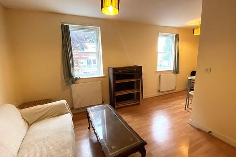 2 bedroom flat to rent, St. James's Road, Southsea