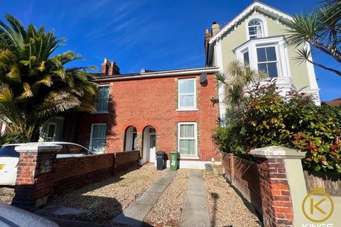 4 bedroom terraced house to rent, Duncan Road, Southsea