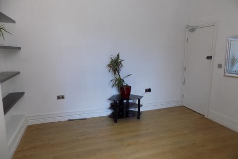 Studio to rent, Western Parade, Southsea