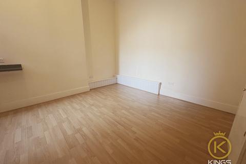 Studio to rent, Western Parade, Southsea