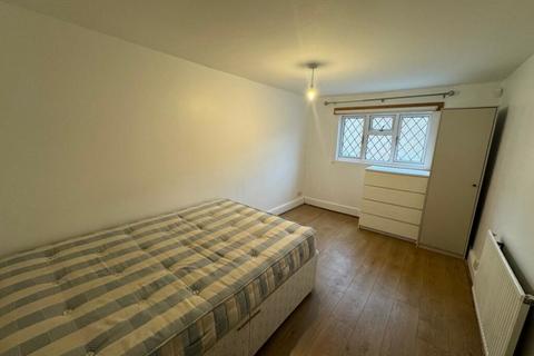 2 bedroom maisonette to rent, Marmion Road, Southsea, PO5.