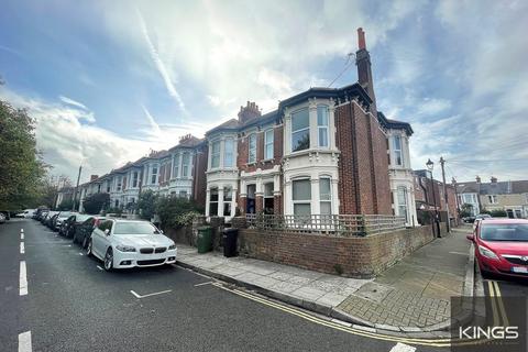 4 bedroom maisonette to rent, Shirley Road, Southsea