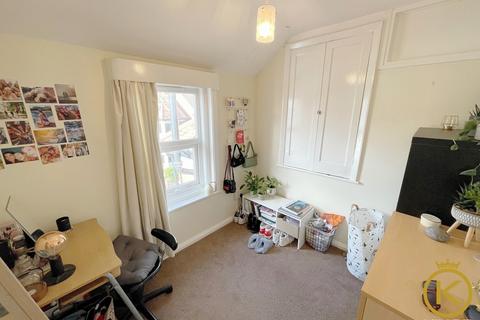 4 bedroom maisonette to rent, Shirley Road, Southsea