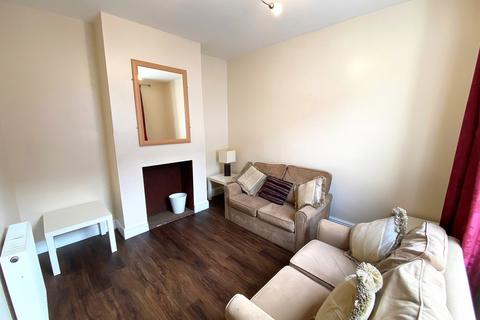 4 bedroom terraced house to rent, Lawson Road, Southsea
