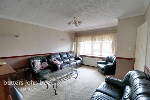 3 bedroom semi-detached house to rent, Ashfields Square, Berry Hill