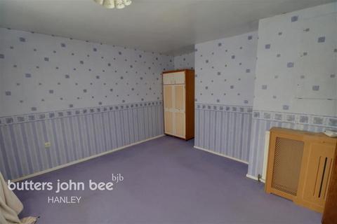 3 bedroom semi-detached house to rent, Ashfields Square, Berry Hill