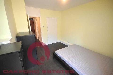 3 bedroom flat to rent, Hampstead Road, Euston, London NW1