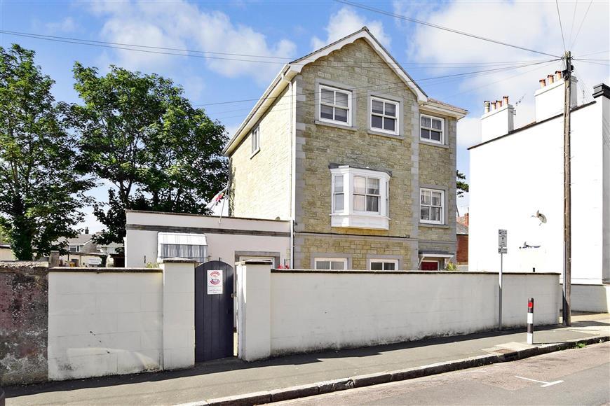 The Strand, Ryde, Isle of Wight 4 bed detached house £399,950