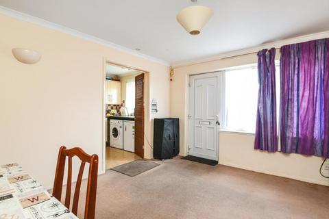 2 bedroom maisonette to rent, Newbury,  Berkshire,  RG14