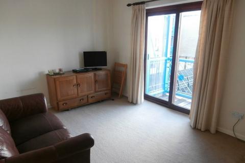 2 bedroom flat to rent, Abernethy Quay, Marina, Swansea. SA1 1F