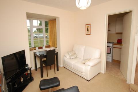 1 bedroom property to rent, CRERAN WALK