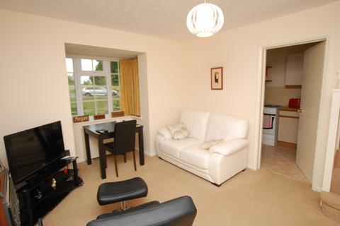 1 bedroom property to rent, CRERAN WALK