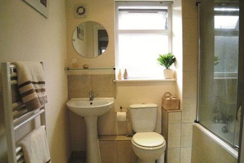 undefined, 1 BEDROOM MAISONETTE CATERHAM ON THE HILL - £1200PCM