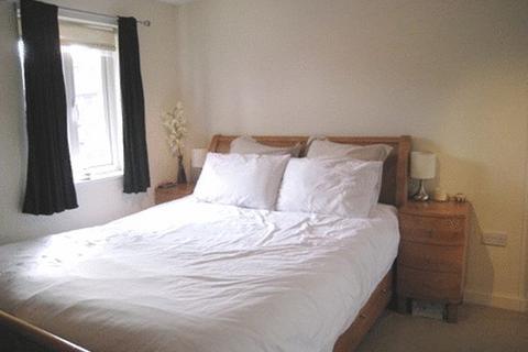 undefined, 1 BEDROOM MAISONETTE CATERHAM ON THE HILL - £1200PCM