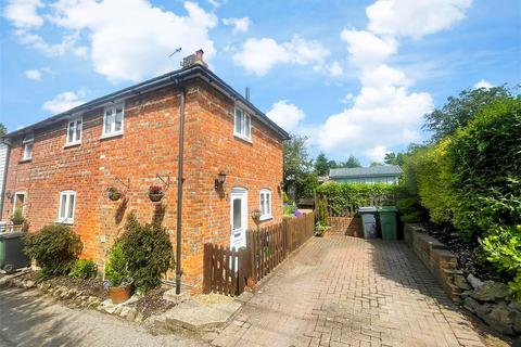 Kettle Lane, East Farleigh, Maidstone, Kent