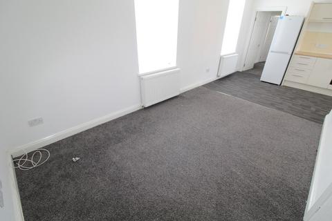 2 bedroom flat to rent, Bowes Street, Blyth