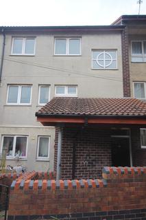 3 bedroom flat to rent, Oxton Way,  Leeds, LS9