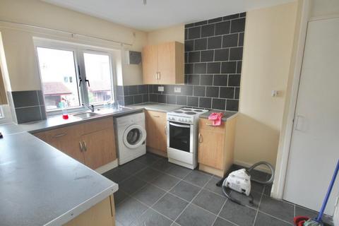 3 bedroom flat to rent, Oxton Way,  Leeds, LS9