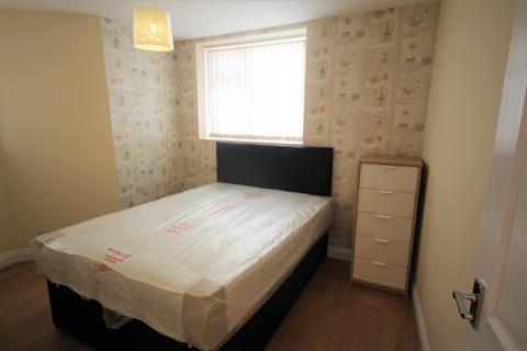 2 bedroom apartment to rent, Harehills Lane, Leeds, West Yorkshire, LS8