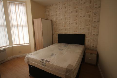 2 bedroom apartment to rent, Harehills Lane, Leeds, West Yorkshire, LS8