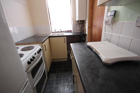 2 bedroom terraced house to rent, Recreation Place,  Leeds, LS11