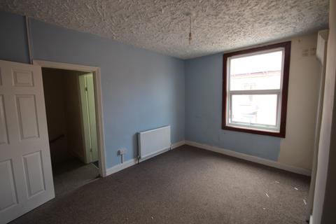 2 bedroom terraced house to rent, Recreation Place,  Leeds, LS11