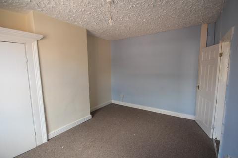 2 bedroom terraced house to rent, Recreation Place,  Leeds, LS11