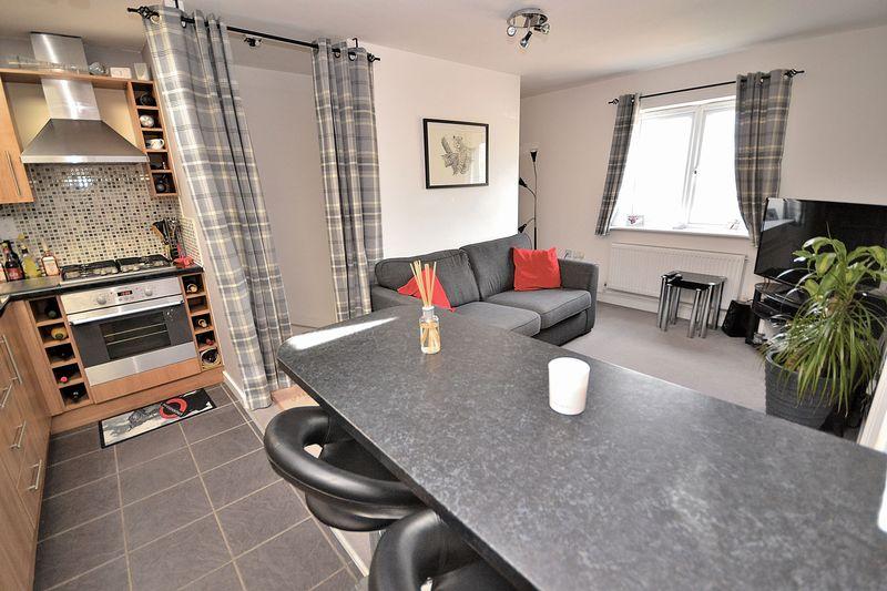 Cooper Drive, Leighton Buzzard 2 bed coach house £210,000