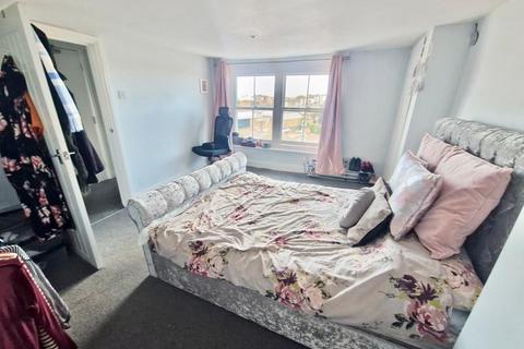 1 bedroom flat to rent, Union Crescent, Margate