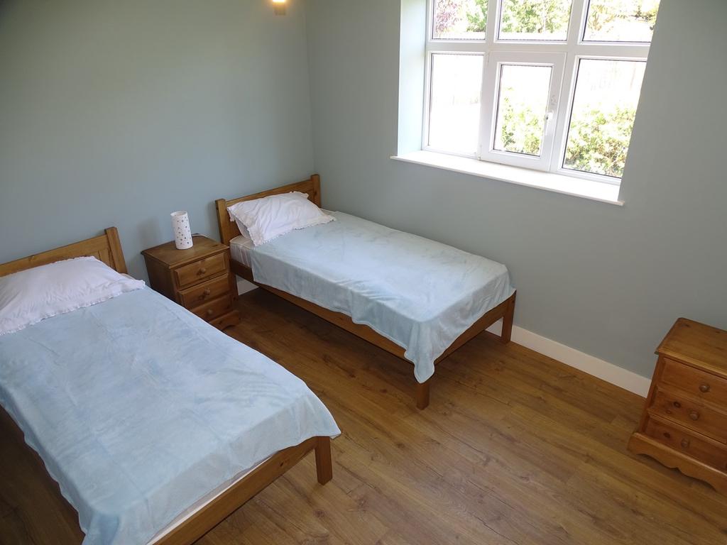 The Links, Burry Port, Pembrey, SA16 2 bed detached bungalow £289,995