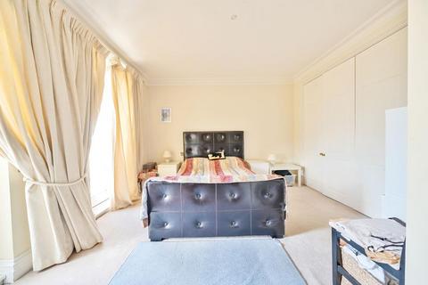 2 bedroom apartment to rent, Leicester Court,  East Twickenham,  TW1