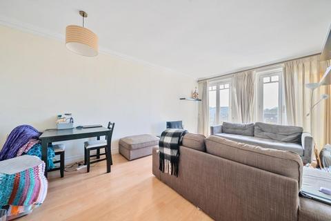 2 bedroom apartment to rent, Leicester Court,  East Twickenham,  TW1