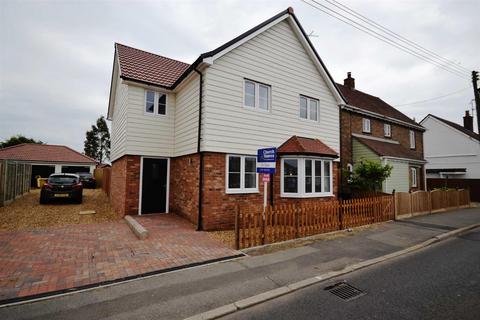 4 bedroom detached house to rent, The Street, Latchingdon