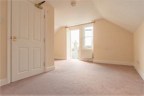 2 bedroom flat to rent, NELSON ROAD, SHORT WALK TO STATION