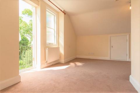 2 bedroom flat to rent, NELSON ROAD, SHORT WALK TO STATION