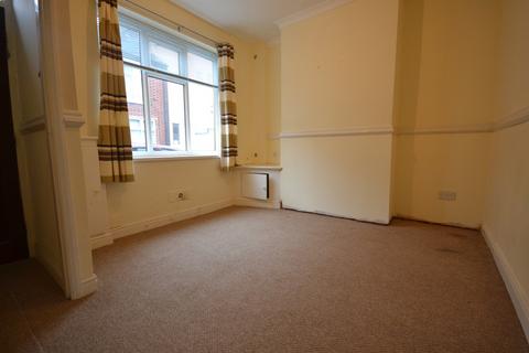 2 bedroom terraced house to rent, Bank Street, Tunstall