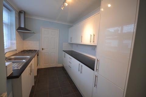 2 bedroom terraced house to rent, Bank Street, Tunstall