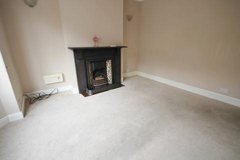 3 bedroom terraced house to rent, Rutland Avenue, Aylestone, Leicester LE2