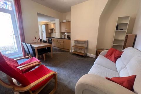 3 bedroom flat to rent, Tavistock Road, Newcastle Upon Tyne NE2